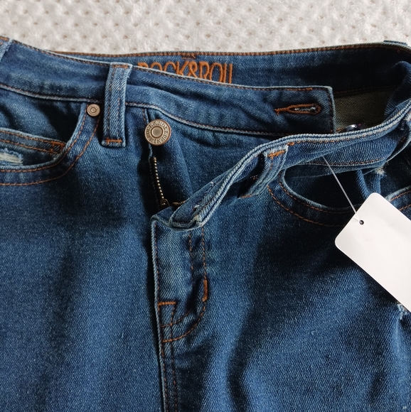 Rock& Roll cowgirl Distressed Jean skirt brand new with tags - Picture 3 of 14